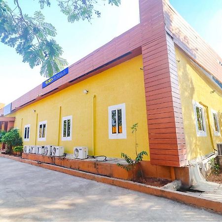 Fabexpress Airport Stay Inn - Nr Hyderabad International Airport, Shamshabad מראה חיצוני תמונה